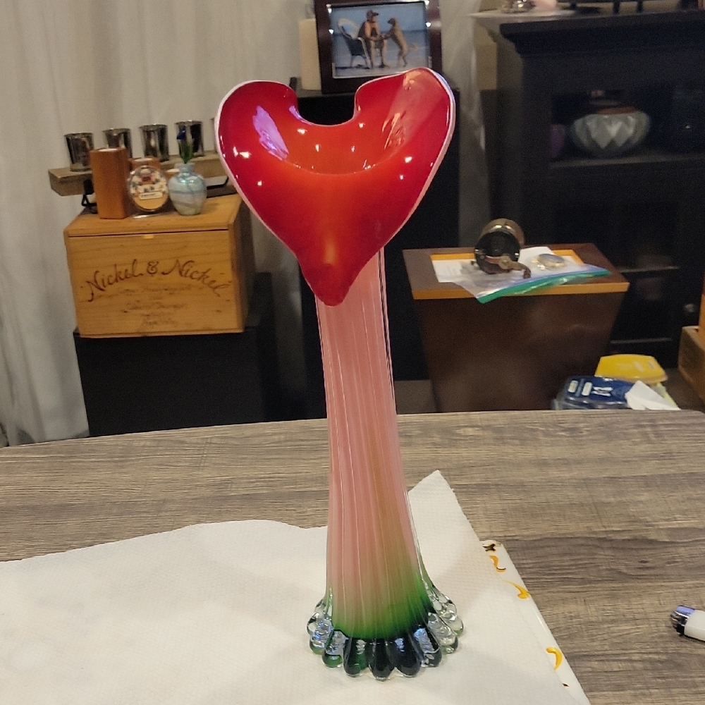 Elegant Red and Green Jack-in-the-Pulpit Murano Glass Vase;EUC/Vintage